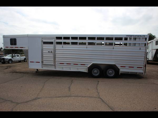 2017 Featherlite Trailers 9651 Horse Trailer - GET APPROVED!! for sale in Evans, CO