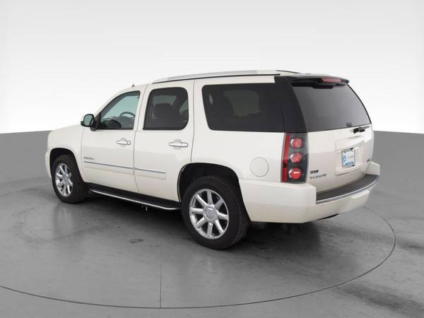 2012 GMC Yukon Denali Sport Utility 4D suv White - FINANCE ONLINE -... for sale in Cleveland, OH – photo 7