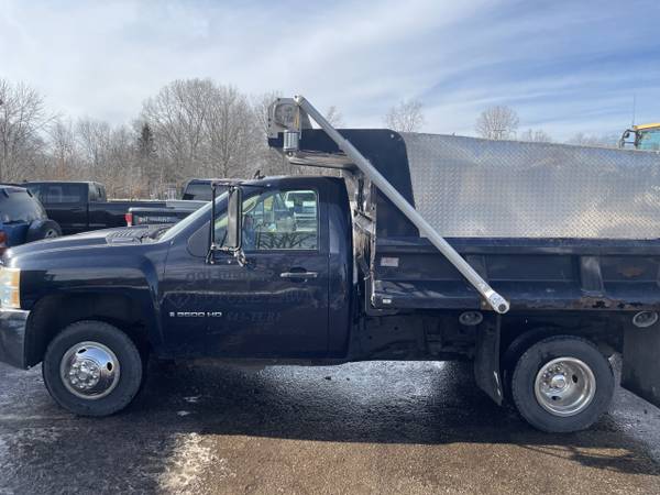 2006 chevy 1Ton 3500 dump truck for sale in Toledo, OH – photo 7