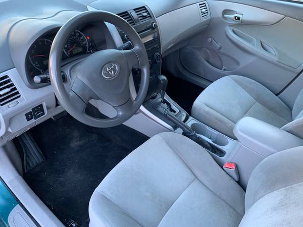 ☼☼ 2010 TOYOTA COROLLA 1-OWNER! GOOD MILES - cars & trucks - by... for sale in West Haven, CT – photo 2