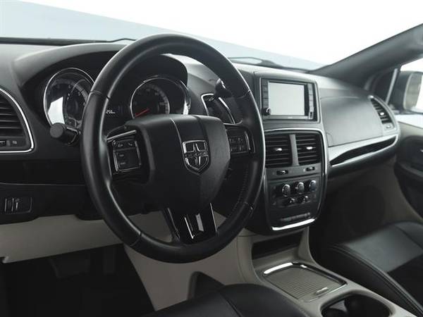 2018 Dodge Grand Caravan Passenger SXT Minivan 4D mini-van Black - for sale in Charlotte, NC – photo 2