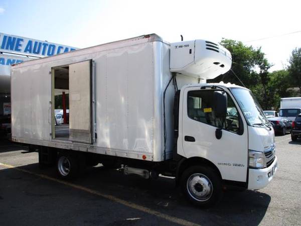 2014 Hino 195 18 REEFER BOX TRUCK ** HYBRID ** - cars & trucks - by... for sale in South Amboy, CT – photo 2