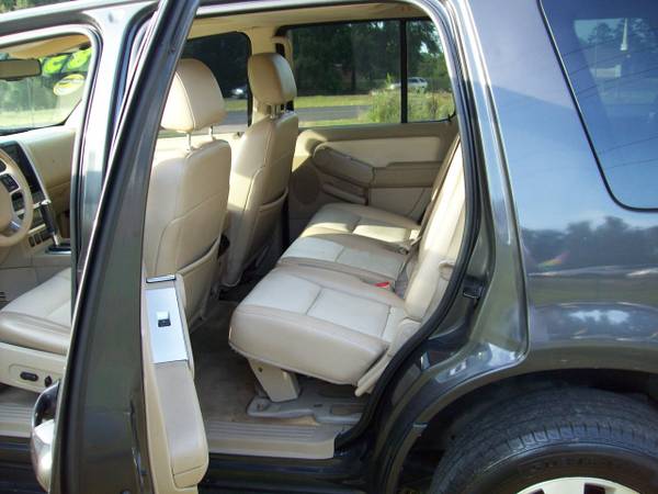 2007 Mercury Mountaineer 3rd Row, Leather, Moonroof for sale in Raymond, MS – photo 6