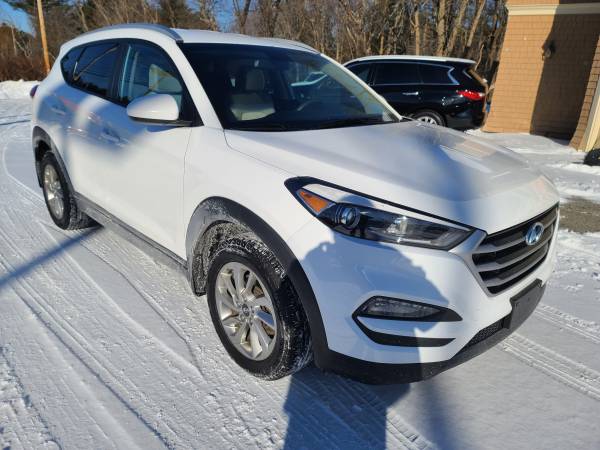 2017 Hyundai Tucson SE AWD one owner clean Carfax excellent for sale in Rowley, MA – photo 3