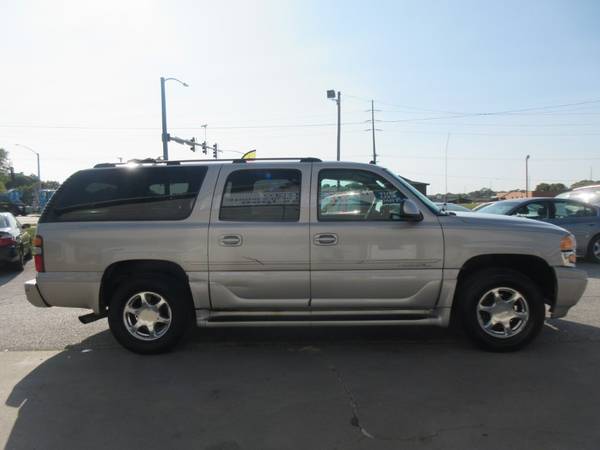2005 GMC Yukon Denali XL AWD - Auto/Leather/Roof/Wheels/DVD - SALE!!... for sale in Des Moines, IA – photo 5