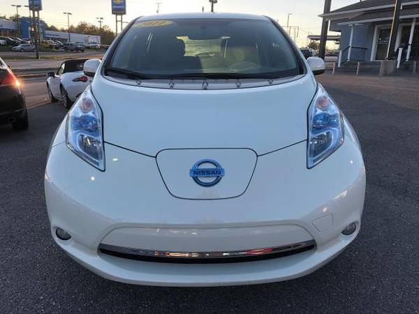2011 Nissan Leaf 4dr HB SL-e - cars & trucks - by dealer - vehicle... for sale in Knoxville, TN – photo 2