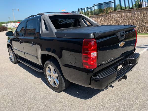 2007 Chevrolet Avalanche LTZ 4WD for sale in Springfield, MO – photo 7