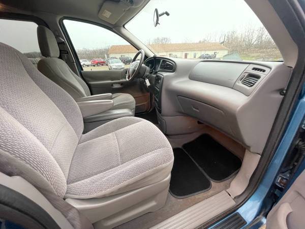 2003 Ford Windstar SE w/DVD 3.8L V6 - Only 68,000 Miles - No Rust -... for sale in Lakemore, OH – photo 5