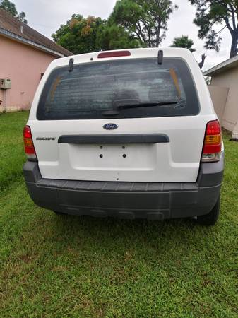 2006 Ford Escape - cars & trucks - by owner - vehicle automotive sale for sale in Port Saint Lucie, FL – photo 9