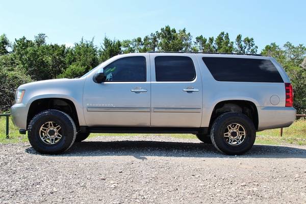 2008 CHEVROLET SUBURBAN 1500 LT - LEATHER & 3RD ROW - LOOKS SWEET! for sale in LEANDER, TX – photo 3