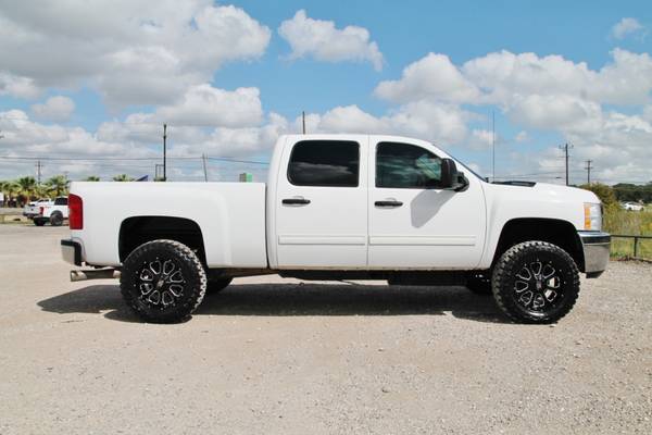 2014 CHEVROLET 2500 LT 4x4 - LOW MILES- DIESEL- COGNITO- NEW 20s &... for sale in Liberty Hill, IN – photo 15