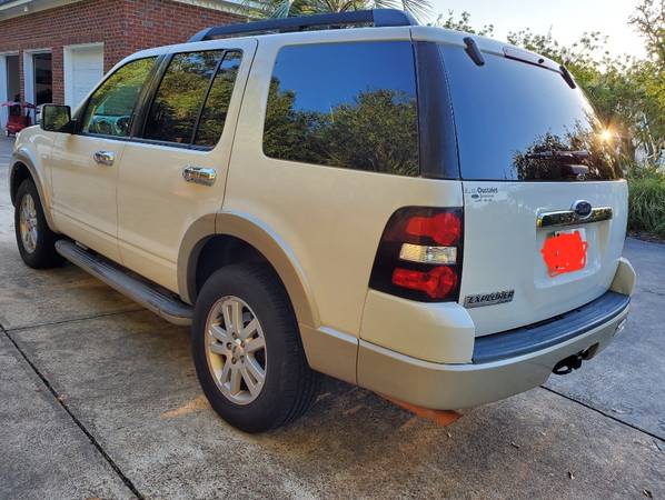 2010 Ford explorer "Eddi Bauer "like new for sale in Pascagoula, MS – photo 3