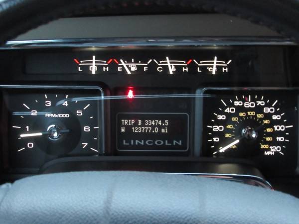 2014 Lincoln Navigator 4WD - cars & trucks - by dealer - vehicle... for sale in Rockford, IL – photo 21