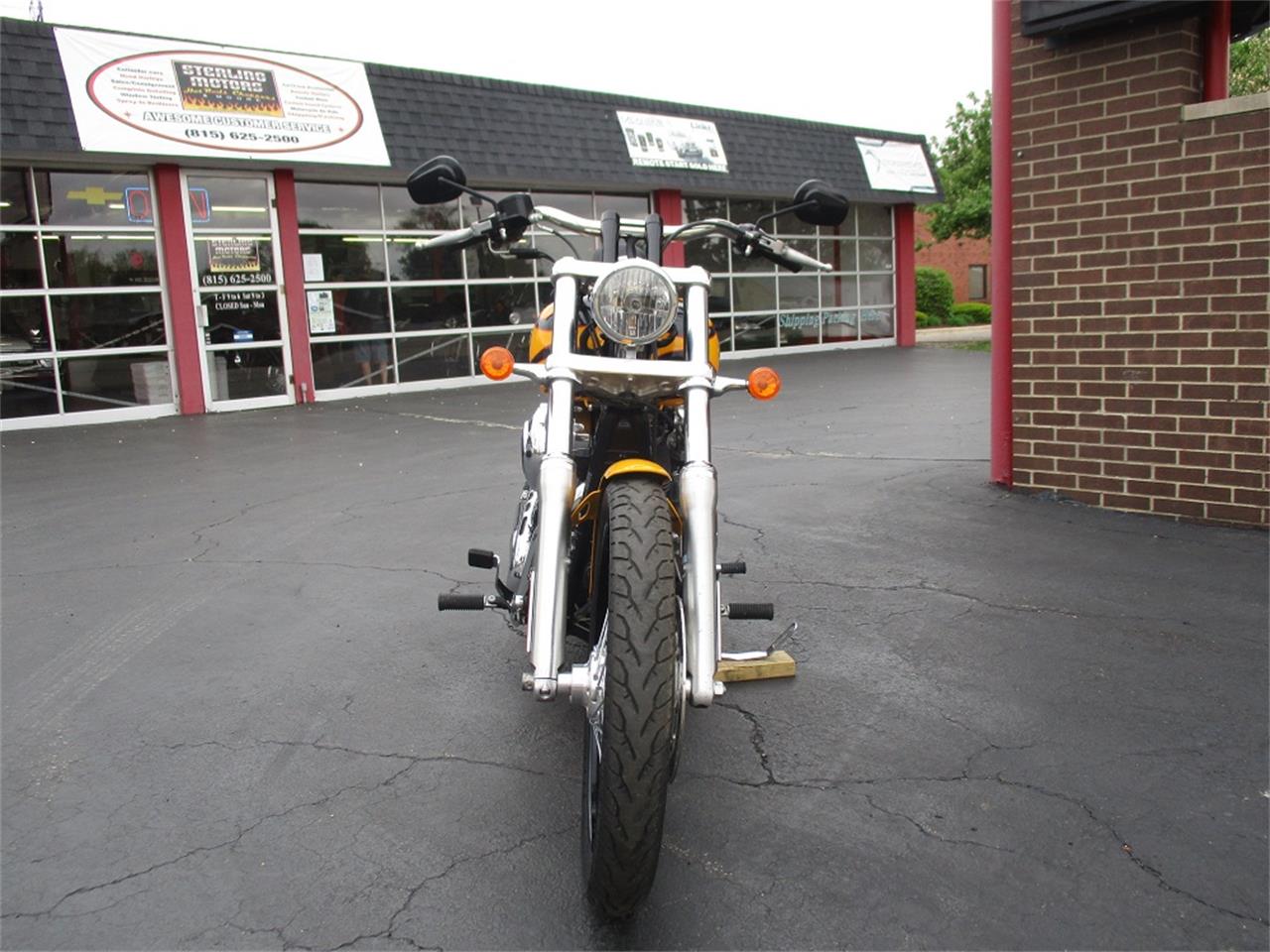 2011 Harley-Davidson Dyna Wide Glide for sale in Sterling, IL – photo 2