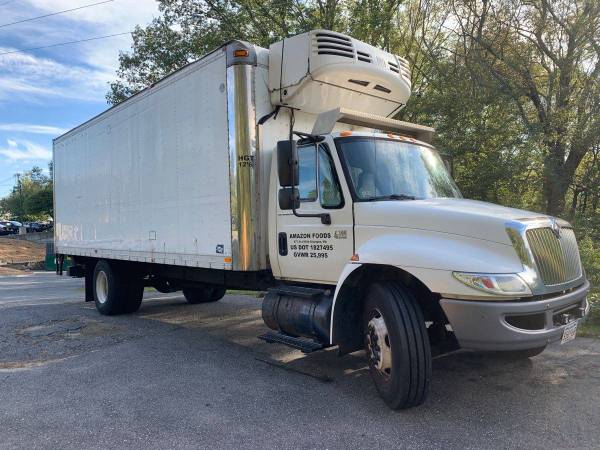 2005 International 4300 DT466 Reefer Thermoking for sale in Tyro, MA – photo 2