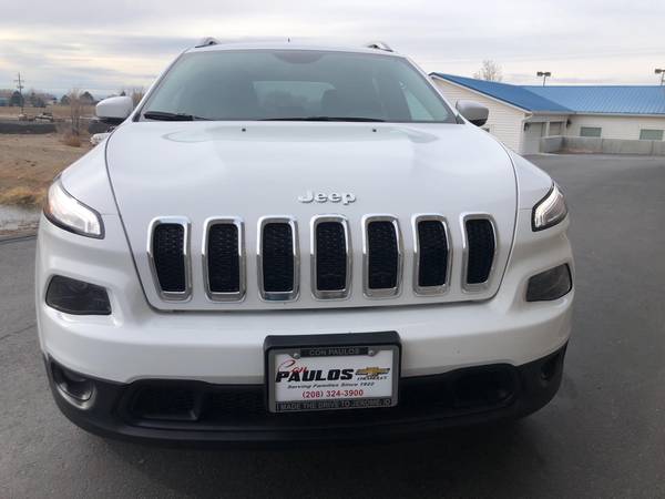 2018 Jeep Cherokee Latitude Plus hatchback Bright White Clearcoat -... for sale in Jerome, ID – photo 4