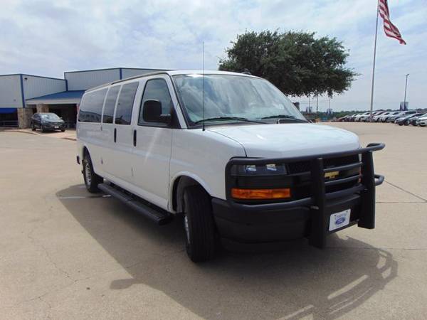 2019 Chevy Express Passenger Ls ( Mileage: 10, 990! for sale in Devine, TX – photo 20