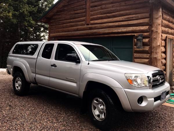 2009 Toyota Tacoma Access Cab with new camper shell for sale in Seeley Lake, MT – photo 2