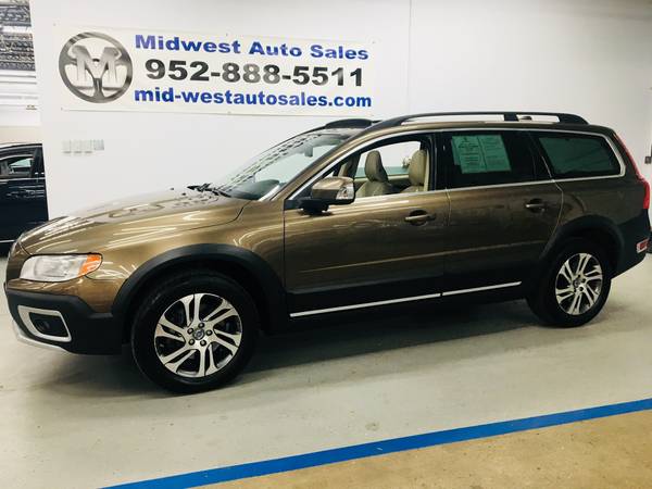 2013 VOLVO XC70 AWD One Owner! EXCELLENT CONDITION. See. Drive. Love. for sale in Eden Prairie, MN – photo 2