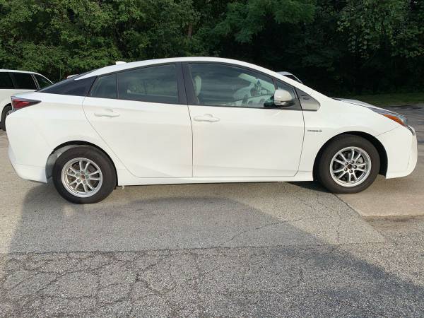 2016 TOYOTA PRIUS!HYBRID!! - cars & trucks - by owner - vehicle... for sale in Glenview, IL – photo 3