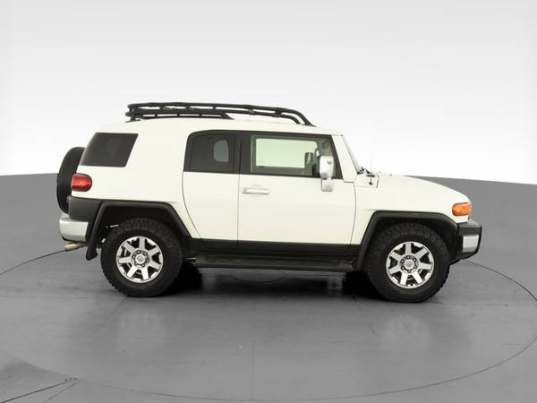2014 Toyota FJ Cruiser Sport Utility 2D suv White - FINANCE ONLINE -... for sale in Syracuse, NY – photo 13