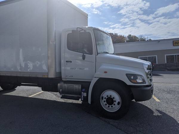 2016 HINO 268A 26' BOX W/LIFTGATE ONLY 153K MILE WARRANTY - cars &... for sale in Wappingers Falls, PA – photo 4