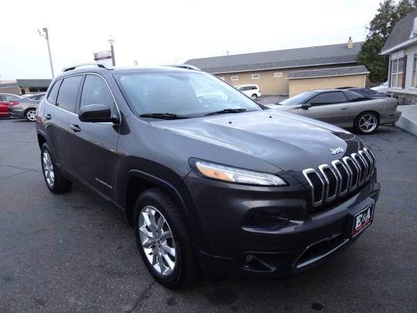 2017 Jeep Cherokee Limited 4x4 - cars & trucks - by dealer - vehicle... for sale in Waterloo, IA – photo 8