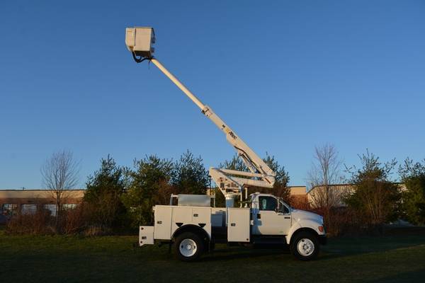 2007 Ford F750 45ft Bucket Truck - cars & trucks - by dealer -... for sale in Crystal Lake, KY – photo 10