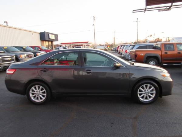 2011 Toyota Camry XLE - cars & trucks - by dealer - vehicle... for sale in Rockford, IL – photo 10