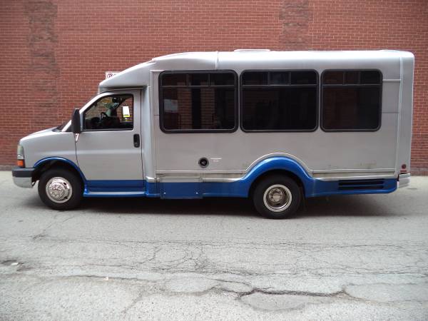 2007 Chevrolet 3500 Handicap Wheelchair Assesessable Mini Bus 85k -... for sale in Chicago, IL – photo 4