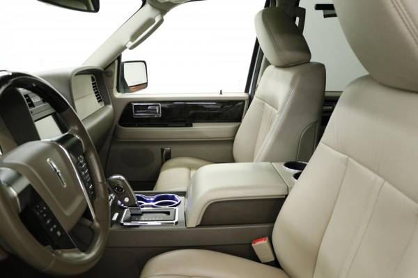 BLUETOOTH White 2017 Lincoln Navigator Select 4X4 4WD SUV CAMERA for sale in Clinton, KS – photo 4