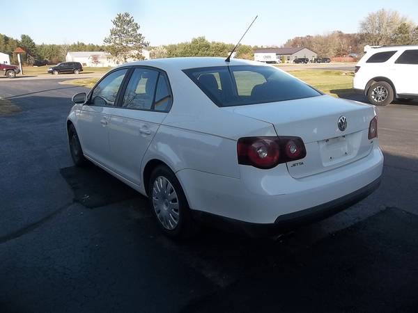 2008 VOLKSWAGEN JETTA 5M - cars & trucks - by dealer - vehicle... for sale in Tomah, WI – photo 3