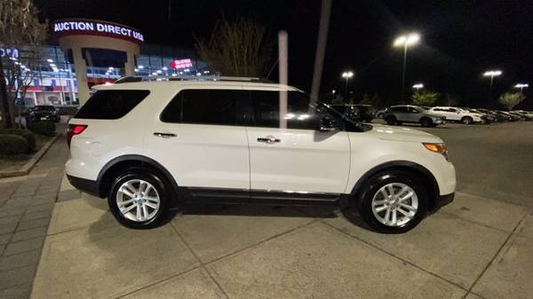 2015 Ford Explorer XLT suv White - - by dealer for sale in Raleigh, NC – photo 8