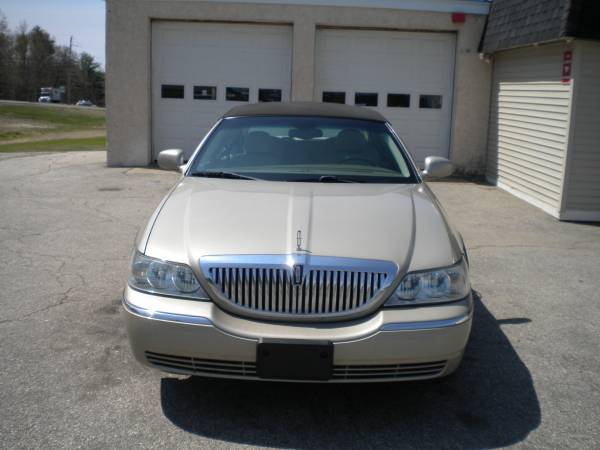 Lincoln Town Car Signature Luxury Sedan 97K miles 1 Year Warranty for sale in Hampstead, MA – photo 2