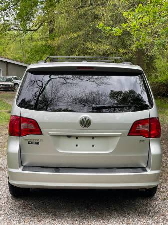 2012 Volkswagen Routan for sale in Richmond , VA – photo 4