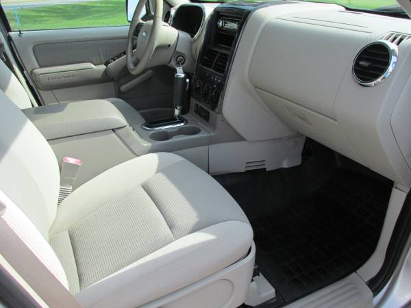 2007 Ford Explorer Sport Trac 4X4 (Really Clean!)WE FINANCE! for sale in Shakopee, MN – photo 6