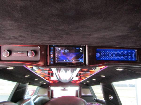 2014 Lincoln MKT LIMOUSINE AWD - - by dealer - vehicle for sale in New Glarus, WI – photo 23