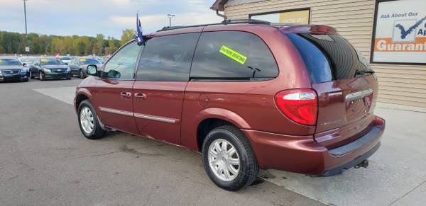 AFFORDABLE!! 2007 Chrysler Town & Country LWB for sale in Chesaning, MI – photo 6
