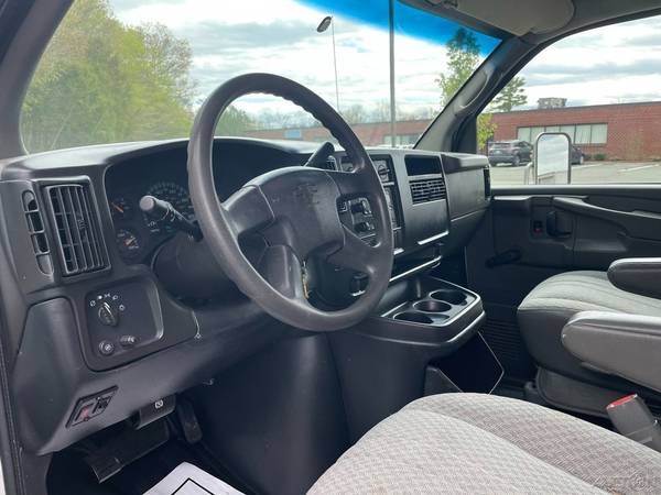 2004 Chevy Express 3500 12ft Hi Cube Utility Van 6 0L 135K SKU: 13931 for sale in Boston, MA – photo 19