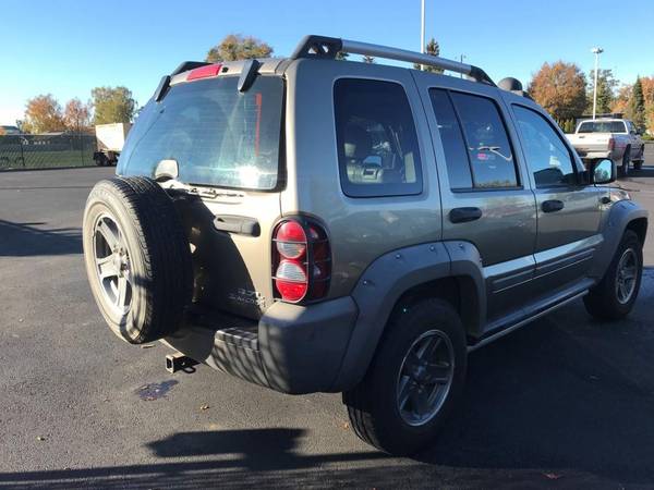 2005 Jeep Liberty 4x4 4WD Renegade SUV - cars & trucks - by dealer -... for sale in Coeur d'Alene, MT – photo 3