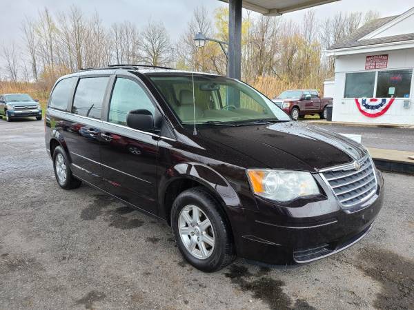 2010 Chrysler Town & Country Two Owners No Accidents Stow & Go for sale in Oswego, NY – photo 3