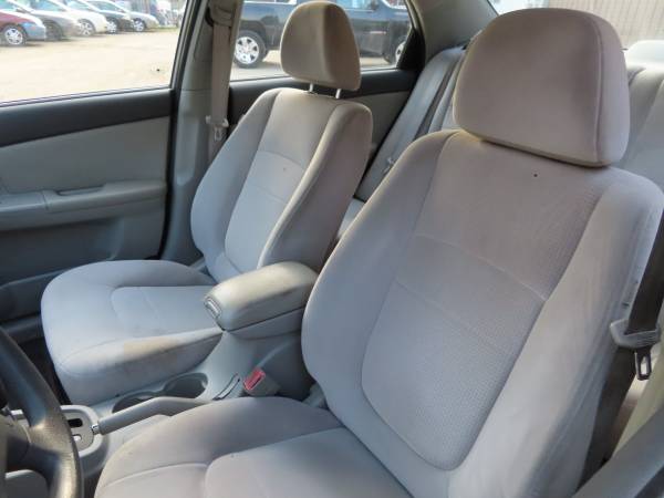 2008 Kia Spectra EX - 32 MPG/hwy, AUX input, 1 OWNER, heated mirrors... for sale in Farmington, MN – photo 10
