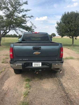 1 owner Duramax 2011 Chevy Silverado Ext Cab Short Bed 4X4!!!!!!!!!!!! for sale in Dodge city, KS – photo 4