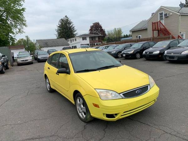 2005 Ford Focus 5dr HB ZX5 SE - - by dealer - vehicle for sale in East Windsor, CT – photo 2
