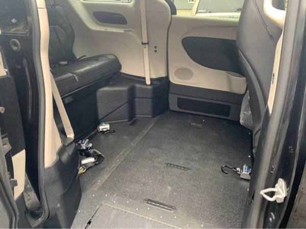 2017 Chrysler Pacifica Touring-L handicap wheelchair side for sale in Dallas, MI – photo 13