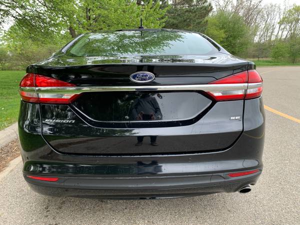 2017 Ford Fusion SE FWD - - by dealer - vehicle for sale in Flint, MI – photo 5