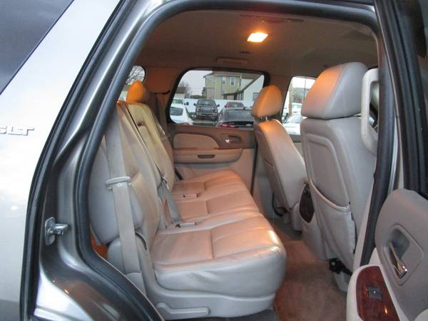 2009 GMC YUKON SLT - CLEAN CAR FAX - AS IS TRADED VEHICLE - 3RD ROW... for sale in Scranton, PA – photo 9
