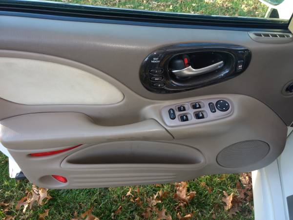 Classic GXP Pontiac Bonneville V8 - cars & trucks - by owner -... for sale in Springfield, MO – photo 9