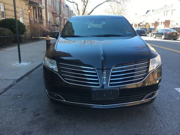 2018 Lincoln MKT AWD one owner navigation camera under warranty for sale in Brooklyn, NY – photo 2