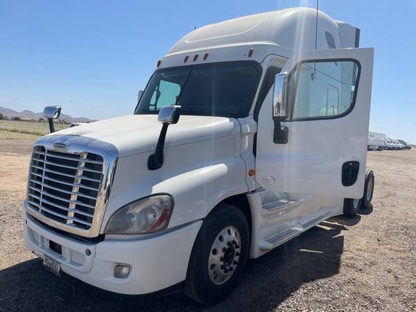 two 2013 Freightliner Cascadia auto runs great - - by for sale in Peoria, AZ – photo 7